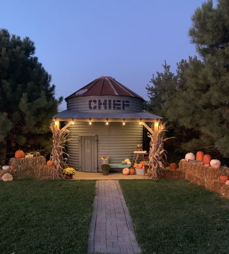 Chief bin turned into a “she-bin” #chiefbins #shesheds #shebin #falldecor #repurposed Grain Bin She Shed, Repurposed Grain Bin Ideas, Grain Bin Garden Shed, Grain Bin Farm Store, Grain Bin Chicken Coop, Silo Cabin, Metal Grain Bin Gazebo, Grain Bin Office, Grain Bin Chicken Coop Silo House