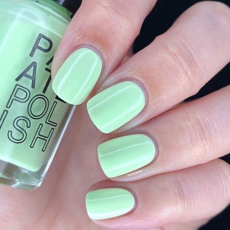 Get ready to make a statement with these striking pedicure nail hues. Mint Nail Polish, Mint Nails, Green Acrylic Nails, Sweet Mint, Green Nail, Cute Gel Nails, Short Acrylic Nails Designs, Dipped Nails, Manicure Y Pedicure