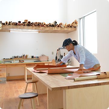 Leather Storage Ideas, Leather Workshop Studio, Leather Workshop Ideas, Workshop Storage Ideas, Workspace Studio, Leather Studio, Workshop Studio, Leather Storage, Workshop Design