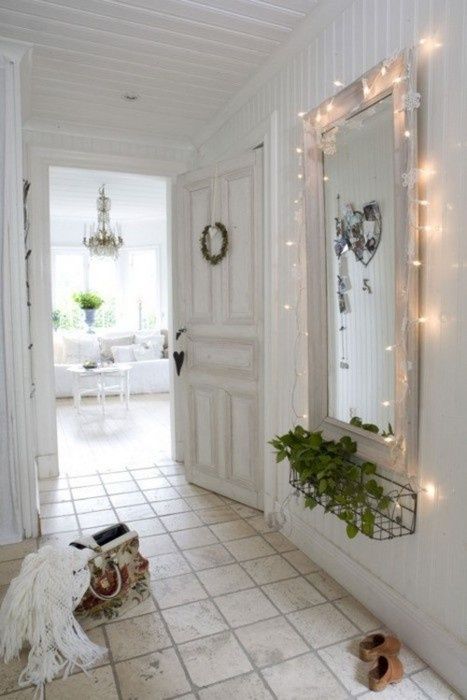 Shabby Chic Romantico, Shabby Chic Entryway, Shabby Chic Hallway, Camera Shabby Chic, Styl Shabby Chic, Lights Ideas, Cottage Shabby Chic, Estilo Shabby Chic, Romantic Shabby Chic