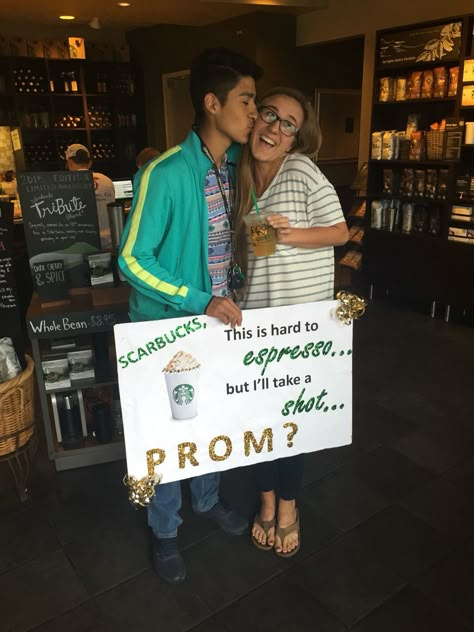 promposal idea for a girl who loves Starbucks Homecoming Proposal Ideas Starbucks, Starbucks Hoco Proposals Ideas, Starbucks Promposal Ideas, Starbucks Prom Proposal, Promposal Ideas For Guy Best Friend, Starbucks Dance Proposal, Hoco Proposals Ideas Starbucks, Starbucks Promposal, Starbucks Homecoming Proposal