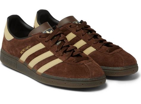 Sizes left for the Adidas Spezial Munchen Brown.  http://ift.tt/1G78az5 Adidas Munchen, New Sneaker Releases, New Trainers, Uk Products, Adidas Spezial, Sneaker Release, Trainer Sneakers, New Sneakers, Jewelry Outfit