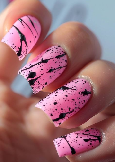 Black And Nails Pink, Red Black Pink Nails, Coffin Short Nails Designs, White Nails Design Short, Pink Purple Nail Designs, Short Black And Pink Nails, Short Pink And Black Nails, Black And Pink Nails Short, Hot Pink Black Nails