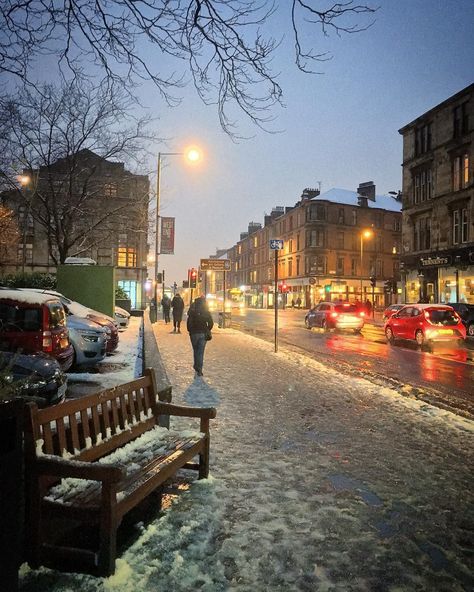 David the K on Instagram: “💦Slushy Byres Road 💦 #byresroad #glasgow #glasgowwestend #sunday #sundayafternoon #snow #snowy #slush #slushy #scotland #weather #winter…” Scotland Weather, Winter Scotland, Scotland Glasgow, Life In The Uk, College Ideas, Nice Photos, Glasgow Scotland, 2024 Christmas, January 21