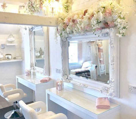 Bride Getting Ready Room, Bridal Suite Room, Bridal Suite Decor, Getting Ready Room, Prep Room, Bridal Room Decor, Dutch Wedding, Bridal Dressing Room, Salon Suite Decor