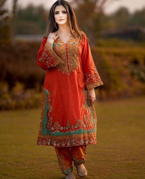 Bridal Suits, Pakistani Women Dresses, Pakistani Wedding Outfits, Boho Dresses Long, Pakistani Fashion Party Wear, Beautiful Pakistani Dresses, Punjabi Suit, Simple Pakistani Dresses, Embroidery Suits Design