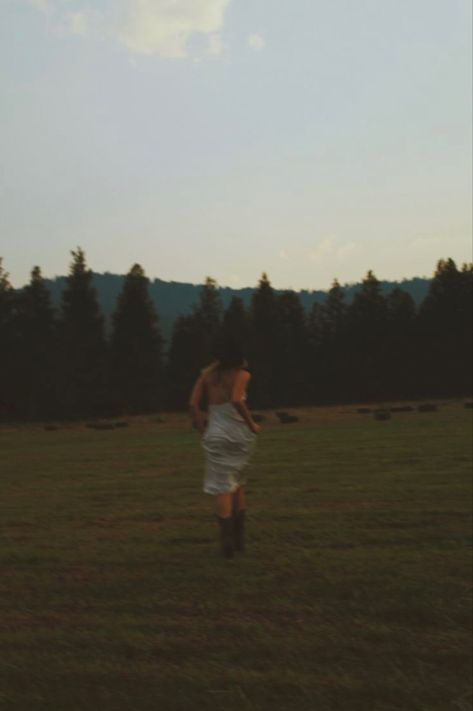 Aesthetic Cowgirl, Choose Peace, Cowgirl Summer, Foto Cowgirl, Cowgirl Vibes, Country Aesthetic, Cowboy Aesthetic, Country Cowgirl, Mazzy Star