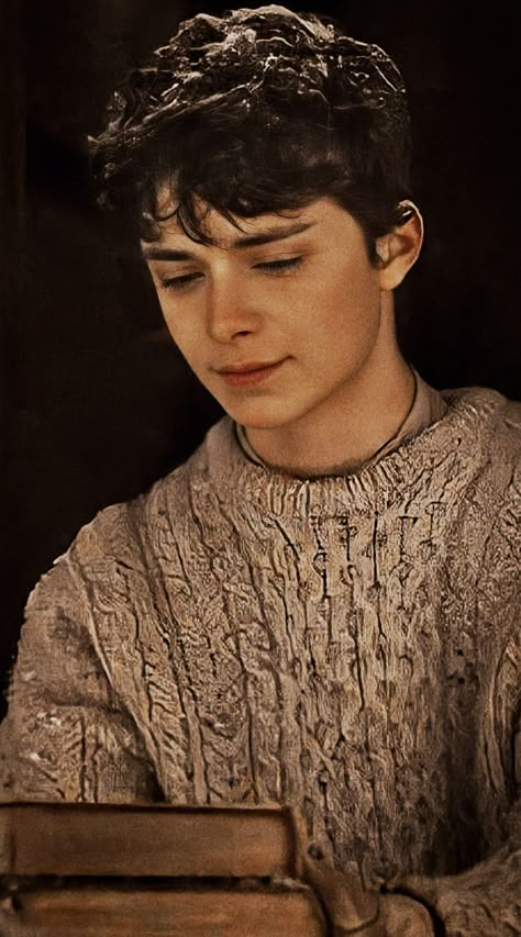 Gilbert From Anne With An E, Gilbert Blythe Aesthetic, Gilbert Blythe Season One, Gilbert Blythe Pictures, Gilbert Blythe Actor, Gilbert Blythe Jonathan Crombie, Gilbert Looking At Anne, Gilbert Blythe Jaw Clench, Street Survivors