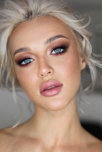 Are you looking for natural eye makeup for blue eyes inspiration? We've got you covered. | anavitaskincare.com Wedding Makeup Blonde, Trucco Glam, Bridal Makeup For Blondes, Wedding Makeup For Blue Eyes, Blonde Bride, Natural Bridal Makeup, Mekap Mata, Natural Summer Makeup, Alat Makeup