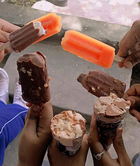 After school Ice cream party with High school friends ✨🌝 #ice_cream Ice Cream With Friends Aesthetic, Ice Cream With Friends, High School Friends, With Friends Aesthetic, High School Hacks, High School Advice, School Friends, Friends Aesthetic, Ice Cream Party