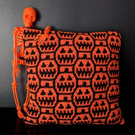 Jack Crochet Bunting Pattern, Crochet Skull Patterns, Crochet Pour Halloween, Crochet Skull, Jack O'lantern, Easy Handmade, Mosaic Crochet, Halloween Crochet Patterns, Crochet Pumpkin