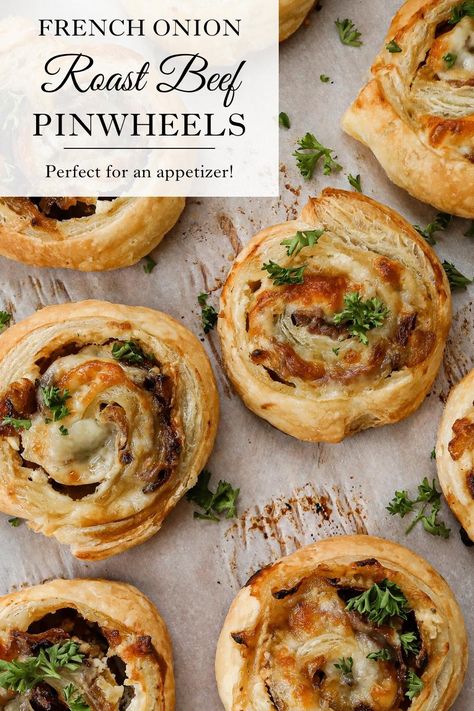 French Onion & Roast Beef Pinwheel appetizer recipe Roast Beef Appetizers, French Onion Roast, Roast Beef Pinwheels, Holiday Appetizer Ideas, Pinwheel Appetizers Easy, Pinwheel Appetizer, Super Bowl Appetizers, French Appetizers, Puff Pastry Pinwheels