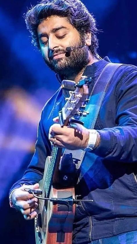 https://en.m.wikipedia.org/wiki/List_of_songs_recorded_by_Arijit_Singh Happy Holi Picture, Best Pic For Dp, Tum Hi Ho, Fb Profile Photo, Guitar Boy, Amazing Funny Facts, Arijit Singh, New Photos Hd, Indian Music