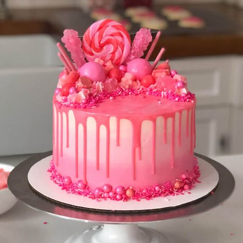 Drip Cake Recipe: Tutorial & Tips To Make The Perfect Drip Cake Drip Cake Recipes, Hot Pink Cakes, Cake Drip, Pink Birthday Cakes, Pink Frosting, Vanilla Buttercream Frosting, White Chocolate Ganache, Chocolate Drip, Sugar Candy