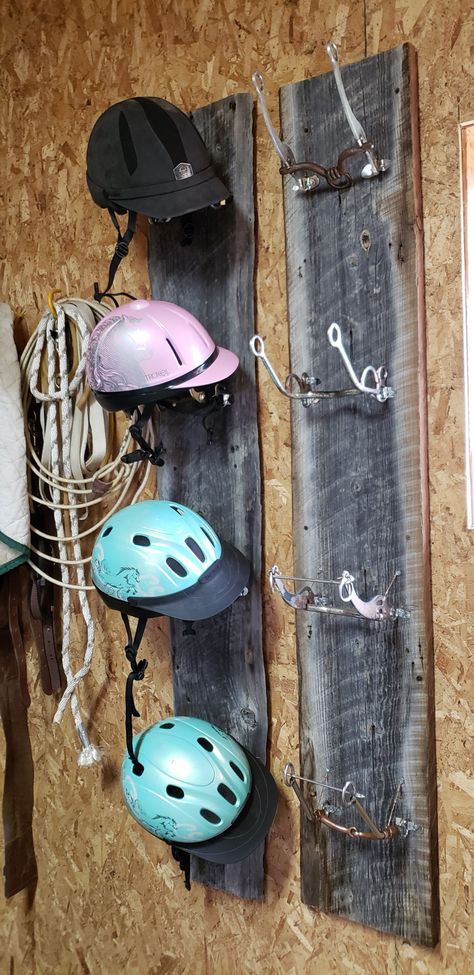 Tack Hanging Ideas, Horse Tack Shed, Diy Horse Tack Storage, Tack Room Diy Ideas, Horse Tack Room Organization Diy, Horse Tack Box Ideas, Horse Tack Locker Organization, Horse Bit Decor Ideas, Tac Room Ideas Horse