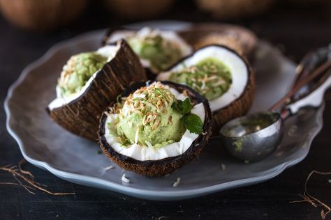 Avocado Ice Cream Vegan, Avocado Ice Cream Recipe, Ice Cream Alternative, Avocado Ice Cream, Paleo Banana, Frozen Dessert Recipe, Vegan Ice Cream, Healthy Diet Recipes, Healthy Food Choices