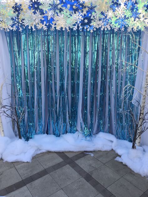 Snowcoming Decorations, Winter Wonderland Photo Booth Backdrops, Snow Dance Decorations, Office Holiday Party Decorations Winter Wonderland, Winter Wonderland Photo Backdrop Diy, School Winterfest Ideas, Winter Wonderland Christmas Decorations Office, Snow Theme Decorations, Snowball School Dance