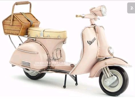 Pink Vespa, Vespa Models, Scooters Vespa, Vespa Motorcycle, Doll Props, Coffee Home, Vespa Scooter, Piaggio Vespa, Vespa Vintage