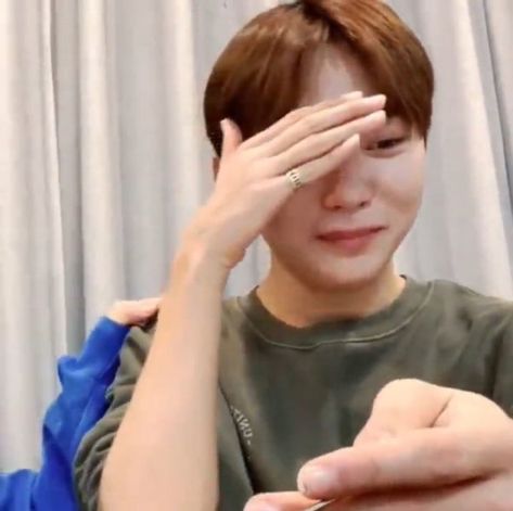 Seventeen Funny Faces, Seventeen Memes Faces, Seventeen Memes Funny, Svt Memes Funny, Kpop Meme Face, Svt Funny, Seventeen Funny, Seventeen Meme, Vernon Chwe