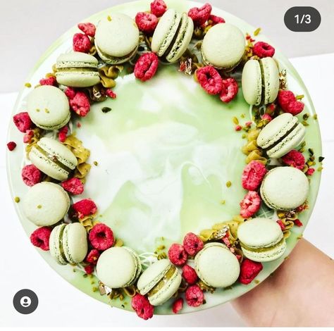 Macaron Wreath, Macaron Christmas, Christmas Macaron, Christmas Macarons, Christmas 2023, Work Ideas, Macaroons, Ornament Wreath, Christmas Wreath