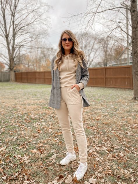 Fall outfit idea with matching sweatsuit, oversized blazer, aviator sunglasses, and white Veja V-10 sneakers. Matching Sweatsuit Outfits, Matching Sweatsuit Outfit, Black Lug Boots, Sweatsuit Outfits Women, Lug Sole Chelsea Boots, Sweatsuit Outfits, Sweatsuit Outfit, Matching Sweatsuit, How To Wear Blazers