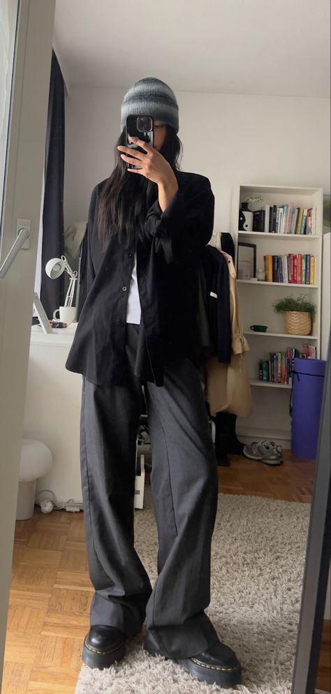 #trends2023 #fashion #classic #trendy #y2k #palomawool #nanastudioz #minimal #fitspo #inspo Comfy Asian Outfit, Masculine Winter Outfits For Women, Masculine Outfit Women, Korean All Black Outfit, Baggy Corporate Outfits, Baggy Black Trousers Outfit, Baggy Business Casual, Uniqlo Drawstring Bag Outfit, Girl Masculine Outfits