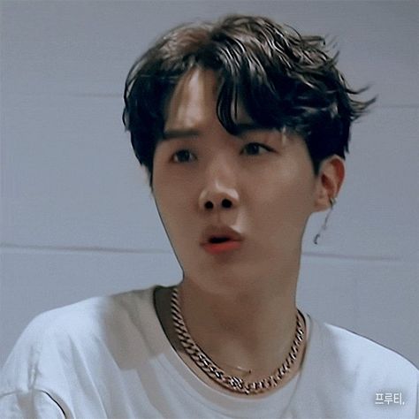 Jhope Funny, Jhope Gif, Vhope Fanart, J Hope Gif, Jhope Cute, Bts Gif, Bts Jhope, Male Artist, Korean Bands