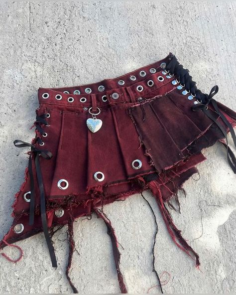 Wrangler Vintage, Diy Clothes Design, Diy Fashion Clothing, A Skirt, Mode Inspo, Looks Chic, Really Cute Outfits, Edgy Outfits, Art Clothes