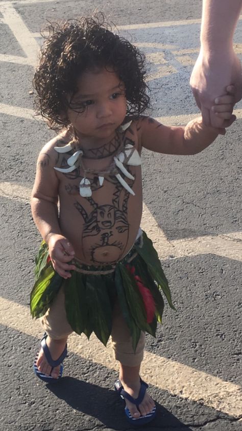 Hawaiian Costume For Men, Maui Moana Diy Costume, Hawaiian Girl Costume, Maui Halloween Costume Toddler, Moana Tamatoa Costume, Hawaiian Costume, Blasian Babies, Baby Couture, Moana