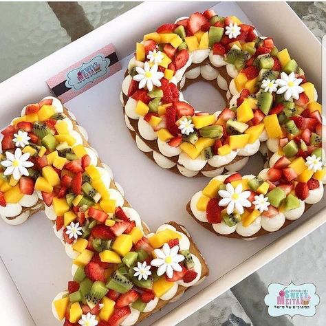 Fruit Birthday Cake, Number Birthday Cakes, Letter Cakes, Cake Lettering, Letter Cake, Cake Pop Molds, Cream Tart, Cake Fruit, Cupcake Birthday Cake