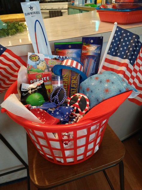 Fourth Of July Basket Ideas, 4th Of July Baskets For Kids, Fourth Of July Gift Basket Ideas, 4th Of July Basket, 4th Of July Gift Basket Ideas, 4th Of July Gift Basket, Fourth Of July Basket, Blue Gift Basket, Raffle Gift Basket Ideas