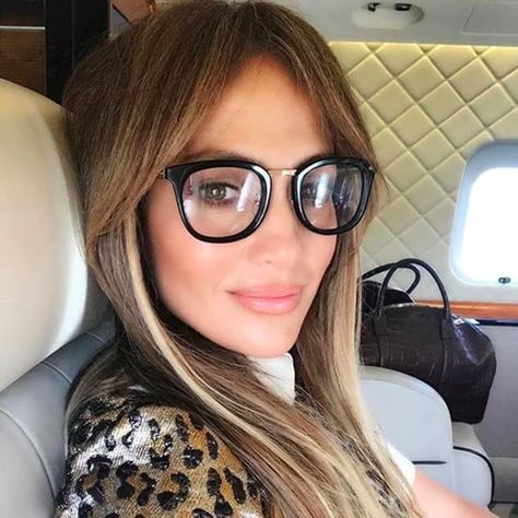 Jennifer Lopez wears The Alchemist from Prive Revaux Jennifer Lopez Selena, Stylish Reading Glasses, Pretty Ponytails, Fashion Eye Glasses, Wearing Glasses, Hair Inspiration Color, Curtain Bangs, Brown Hair Colors, Womens Glasses