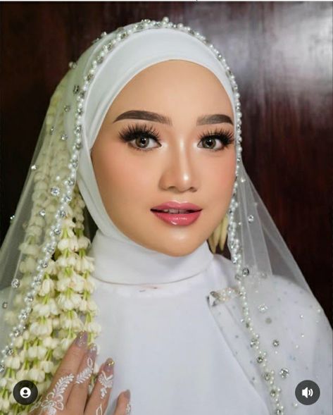 Hijab Do Wedding, Dress Melayu, Makeup Pengantin Muslim, Nikah Ideas, Moodboard Wedding, Malaysia Wedding, Javanese Wedding, Wedding Dress Types, Wedding Salon