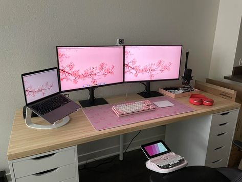 Laptop And Dual Monitor Desk Setup, Two Monitors And Laptop Desk Setup, Desk Organization Two Monitors, Office Desk Dual Monitors, Wfh Monitor Setup, Double Monitor Laptop Setup, Streamer Computer Setup, Home Office Ideas Double Monitor, Gaming Setup Laptop And Monitor