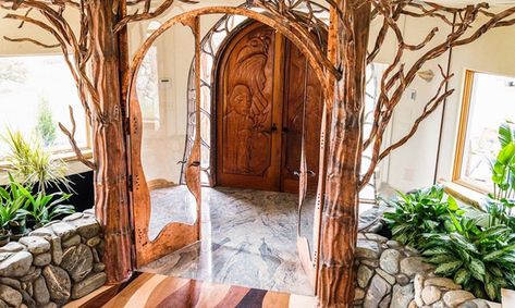 This House Looks Ordinary From The Outside, Only Until You Step Inside And See Why It Costs $7,600,000 | Bored Panda Oregon Ranch, Granite Kitchen Island, Manzanita Tree, Ashland Oregon, Inspiring Places, Mount Shasta, Magical Home, American Theme, Inspired Interiors