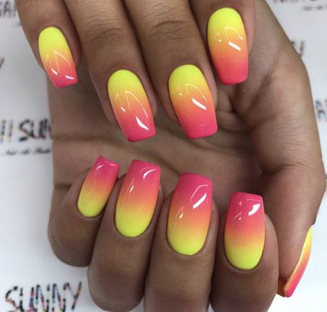 Summer Ombre Nails, Winter Update, Ombre Nail Art, Shiny Nails Designs, Thermal Nail Polish, Cute Nail Colors, Glitter Accent Nails, May Nails, Ombre Nail