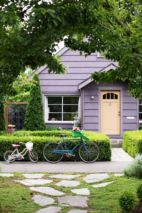 Purple House, Lavender Cottage, Yellow Door, Exterior House Color, Yellow Doors, Purple Home, Colors Purple, Cute House, House Paint Exterior