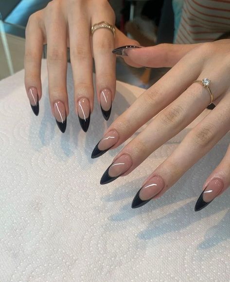 Long Black Tip Nails, Black French Pointy Nails, Nails Black Tips Almond, Sharp Tip Nails, Black And White Pointy Nails, Stilleto French Tip Black, Pointy Black French Tip Nails, French Nails With Line Under, Simple Goth Nails Almond