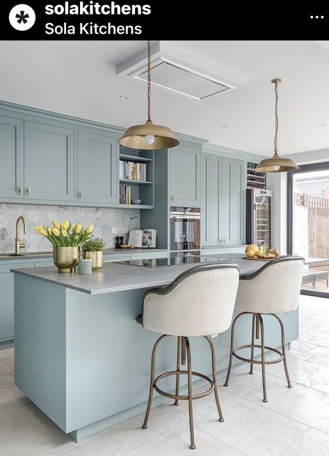 Blue Kitchen Interior, Blue Kitchen Designs, Light Blue Kitchens, Shaker Style Kitchens, Casa Vintage, Kitchens And Bedrooms, Blue Kitchen, Spacious Kitchens, Kitchen Inspiration Design