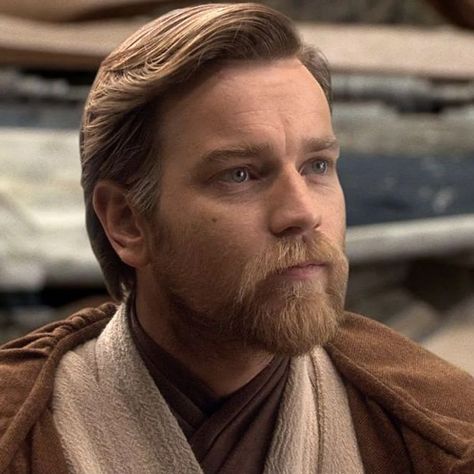 Ewan Mcgregor Obi Wan, Kenobi Series, General Kenobi, Anime Retro, Order 66, Alec Guinness, Revenge Of The Sith, Mustache Styles, Star Wars Obi Wan