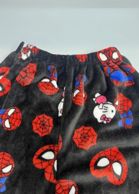 This Hello Kitty Spider Man Loose Pajamas playful characters with soft cotton velvet fabric for a cozy, casual look. Designed with a unique Hello Kitty and Spider-Man pattern, it’s perfect for lounging or sleeping comfortably. The fit and long pants make it a versatile addition to your sleepwear collection. Made from cotton velvet fabric, offering a soft and comfortable texture for all-day wear. Features a fun crossover design of Hello Kitty and Spider-Man, adding a playful touch to your loungew Hello Kitty And Spiderman Pjs, Spider Man Pajama Pants, Matching Pajamas For Couples Black, Spider Man Pajamas, Baggy Pajamas, Spiderman Pants, Spiderman Clothes, Spiderman Pajamas, Spiderman Outfit