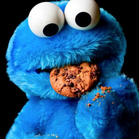 Cookie monster :) I've been told l have created a monster.  My monster likes cookies (and nice things)....lol and I love my monster. Cookie Monster Images, Baby Cookie Monster, Cookie Monster Wallpaper, Ernie Und Bert, Elmo Wallpaper, Monster Wallpaper, The Cookie Monster, Wörter Tattoos, Monster Photos