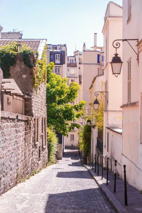 Paris Village, Pretty Streets, Travel Paris, Paris Travel Tips, Parisian Cafe, Visit Paris, Stretch Chinos, Paris Travel, France Travel