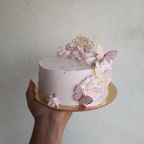 Pink cake, birthday cake, butterfly cake, asthetic cakes Pink Whipped Cream Cake, Pink Theme Birthday Cake, Birthday Cake Butterfly Theme, Cake Butterfly Design, Butterfly Theme Cake Simple, Small Butterfly Cake, Pink Cake With Butterflies, Pink Cake Designs Birthday, Butterfly Cakes Ideas