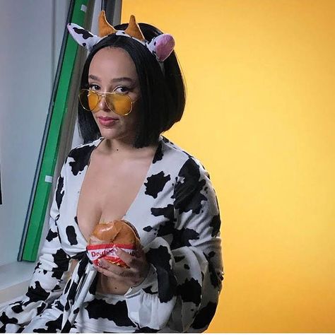 Doja Cat Cow Outfit, Doja Cat Cow, Cow Outfits, Cat Cow, Cow Costume, Cat Icon, Female Rappers, A Cow, American Rappers