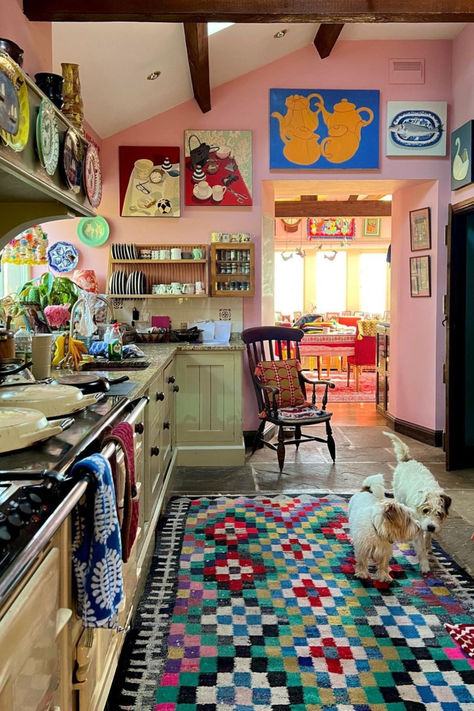 Maximalist Kitchen, Maximalist Home, Eclectic Kitchen, Apartment Decor Inspiration, Decoration Inspiration, Pink Walls, Eclectic Home, Dream House Decor, Aesthetic Room Decor