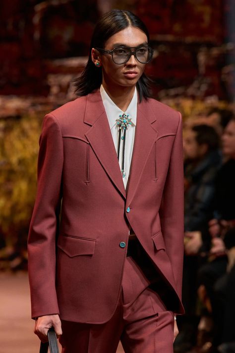 As Fashion Goes Western (Again), I’m All In on Bolo Ties | Vogue Bolo Tie Outfit, Cowboy Suit, Bolo Tie Men, Tie Outfit, 2024 Menswear, Western Trend, Classic Leather Jacket, Western Suits, Silky Shirt