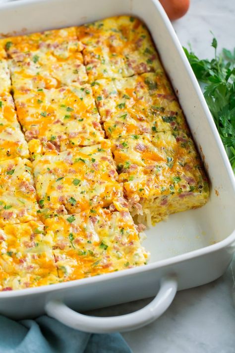 Breakfast Casserole Healthy Breakfast Casserole, Menu Sarapan Sehat, Breakfast Casserole Easy, Hash Brown, Cooked Breakfast, Cooking Classy, Breakfast Recipes Casserole, Egg Breakfast, Breakfast Bake