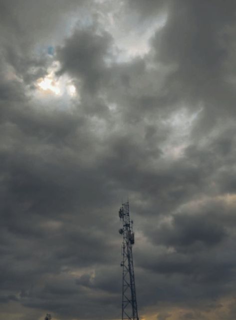 Monsoon clouds 🥹😭 Indian Monsoon Aesthetic, Monsoon Aesthetic, Indian Monsoon, Monsoon Clouds, Asthetic Pics, Clouds Aesthetic, Indian Aesthetic, Brown Girl, Summer 2024