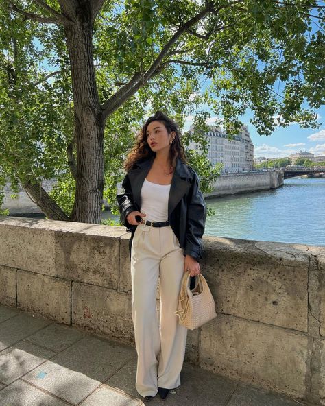 October Paris Outfits, Turkey Summer Outfit, Turkey Outfit Ideas, London Trip Outfit, London Outfit Summer, Paris Trip Outfits, London Outfit Ideas, European Style Outfits, Paris Outfit Ideas